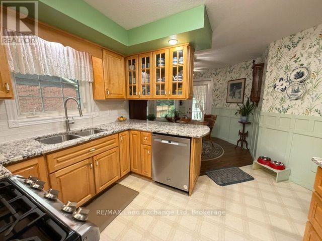 740 Scott Street W, North Perth, Ontario  N4W 1J5 - Photo 11 - X13699636