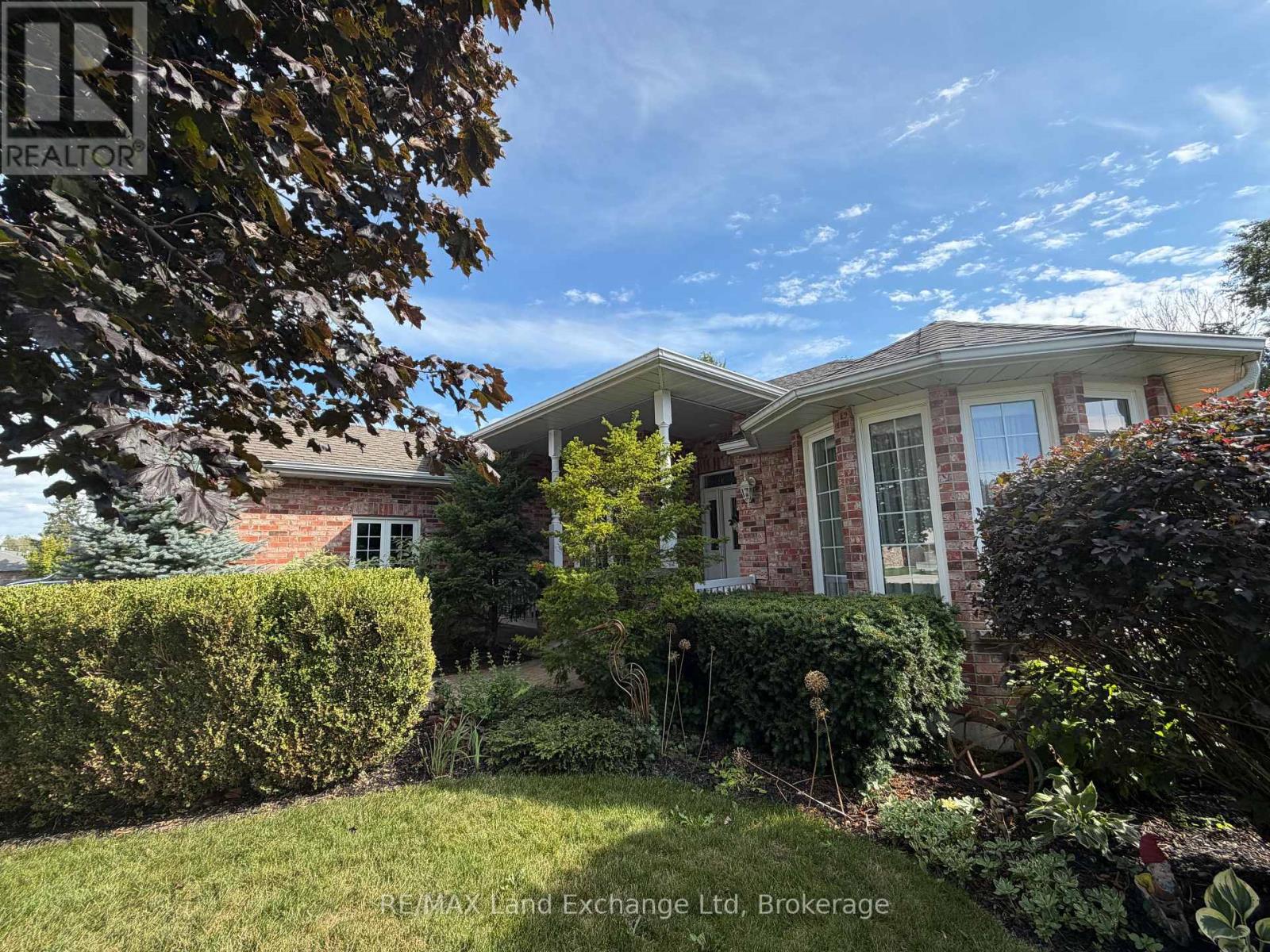 740 Scott Street W, North Perth, Ontario  N4W 1J5 - Photo 3 - X13699636