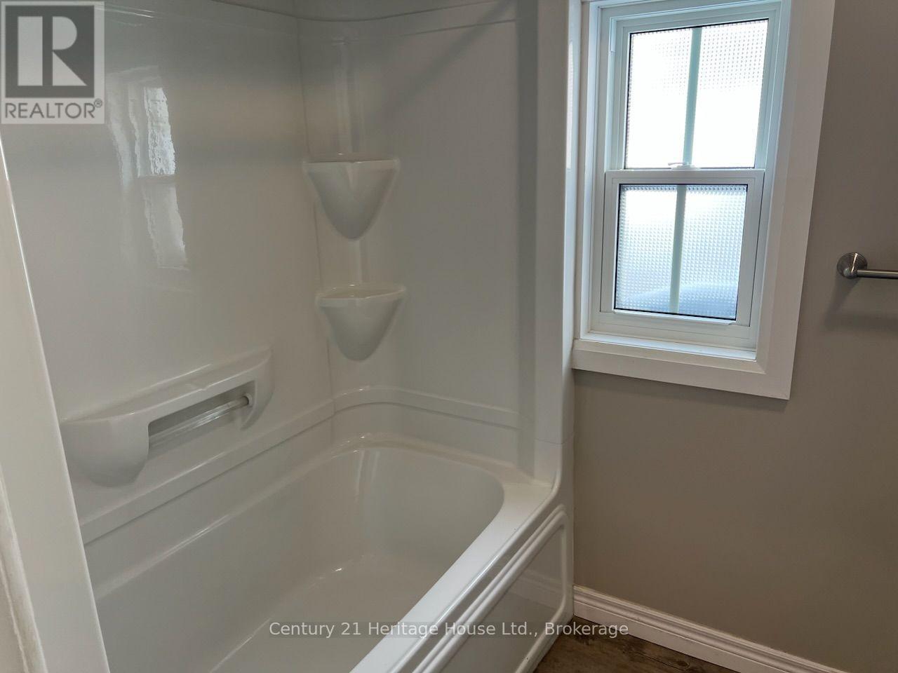 239-249 Main Street N, Wellington North (Mount Forest), Ontario  N0G 2L1 - Photo 14 - X13699642