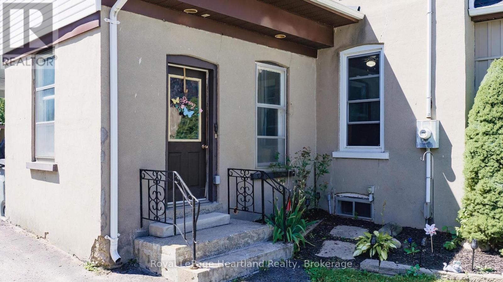 109 Goderich Street, Central Huron, Ontario  N0M 1E0 - Photo 2 - X13699704