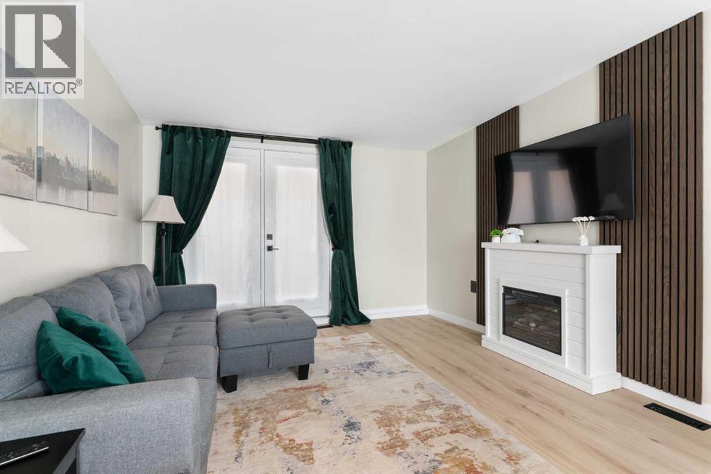 222 45 Avenue W, Claresholm, Alberta  T0L 0T0 - Photo 4 - A2337435