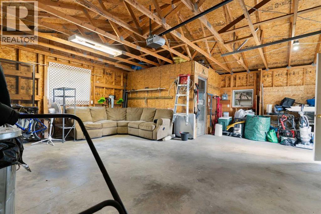 222 45 Avenue W, Claresholm, Alberta  T0L 0T0 - Photo 41 - A2337435