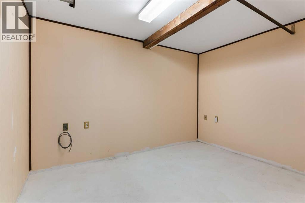 222 45 Avenue W, Claresholm, Alberta  T0L 0T0 - Photo 38 - A2337435