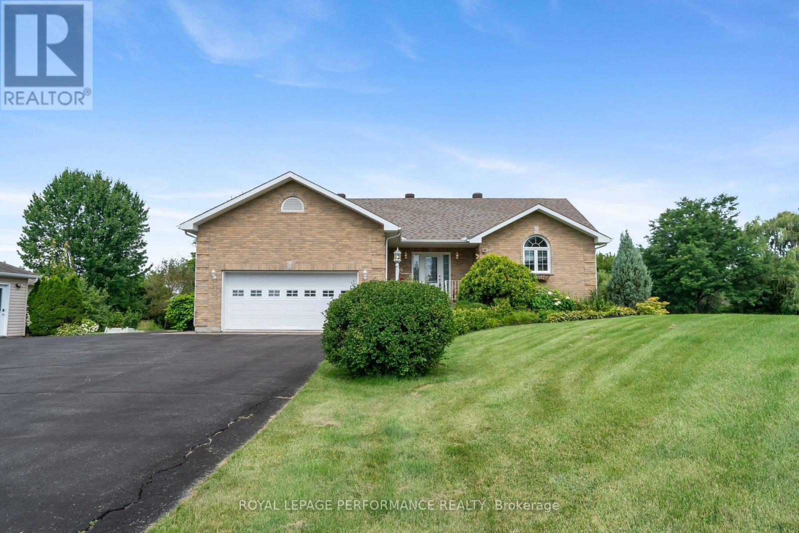 18245 Tyotown Road, South Glengarry, Ontario  K6H 7S7 - Photo 2 - X13699470
