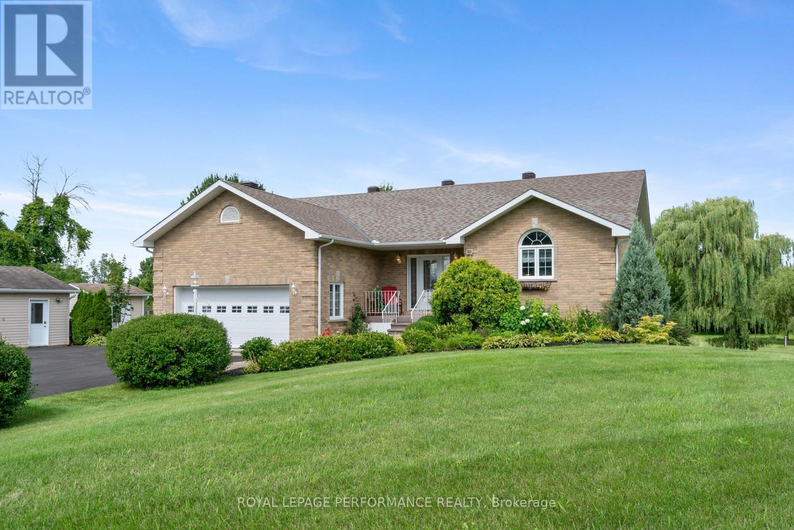 18245 Tyotown Road, South Glengarry, Ontario  K6H 7S7 - Photo 3 - X13699470