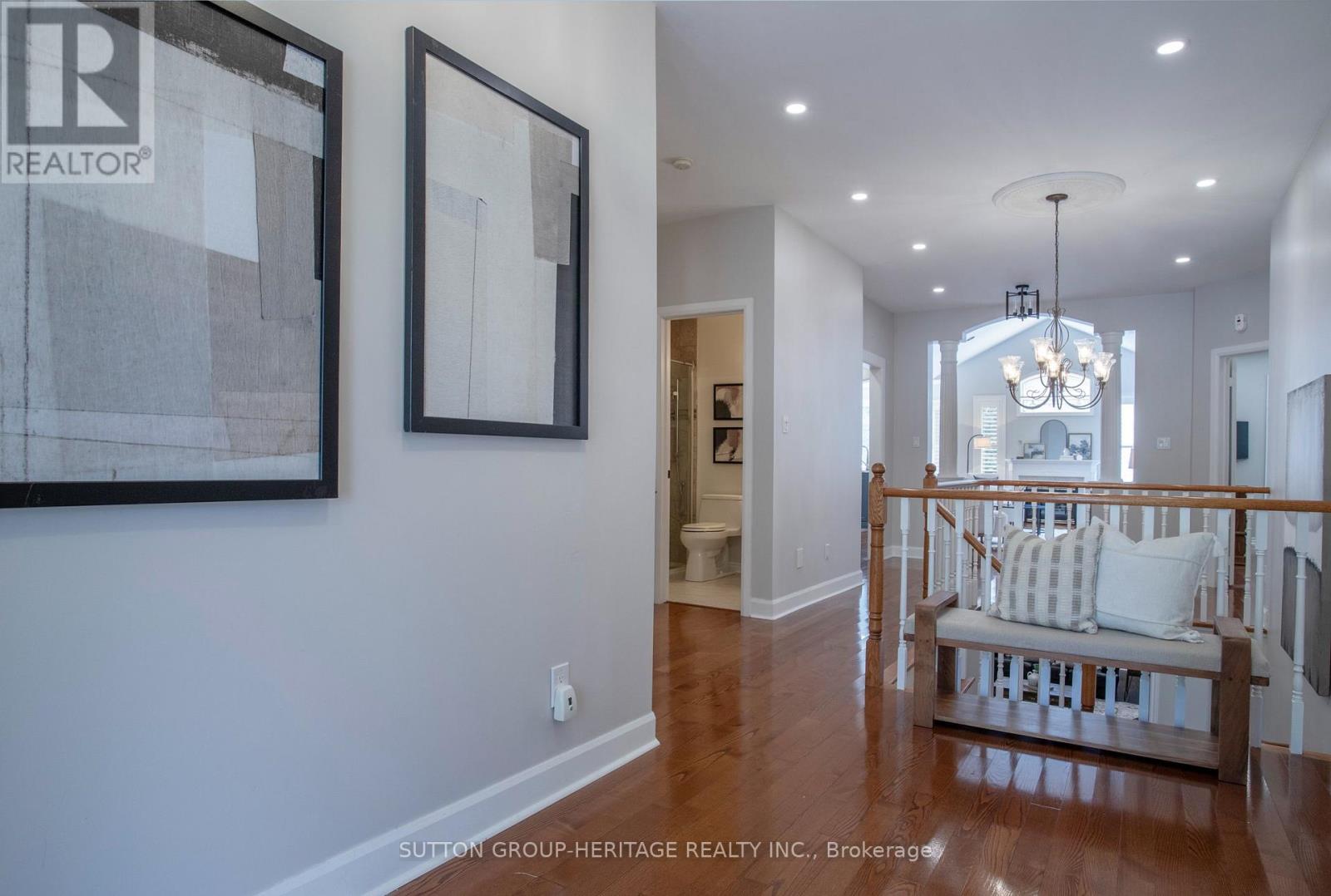 1870 Falconwood Way, Pickering, Ontario  L1V 7C3 - Photo 5 - E13699452