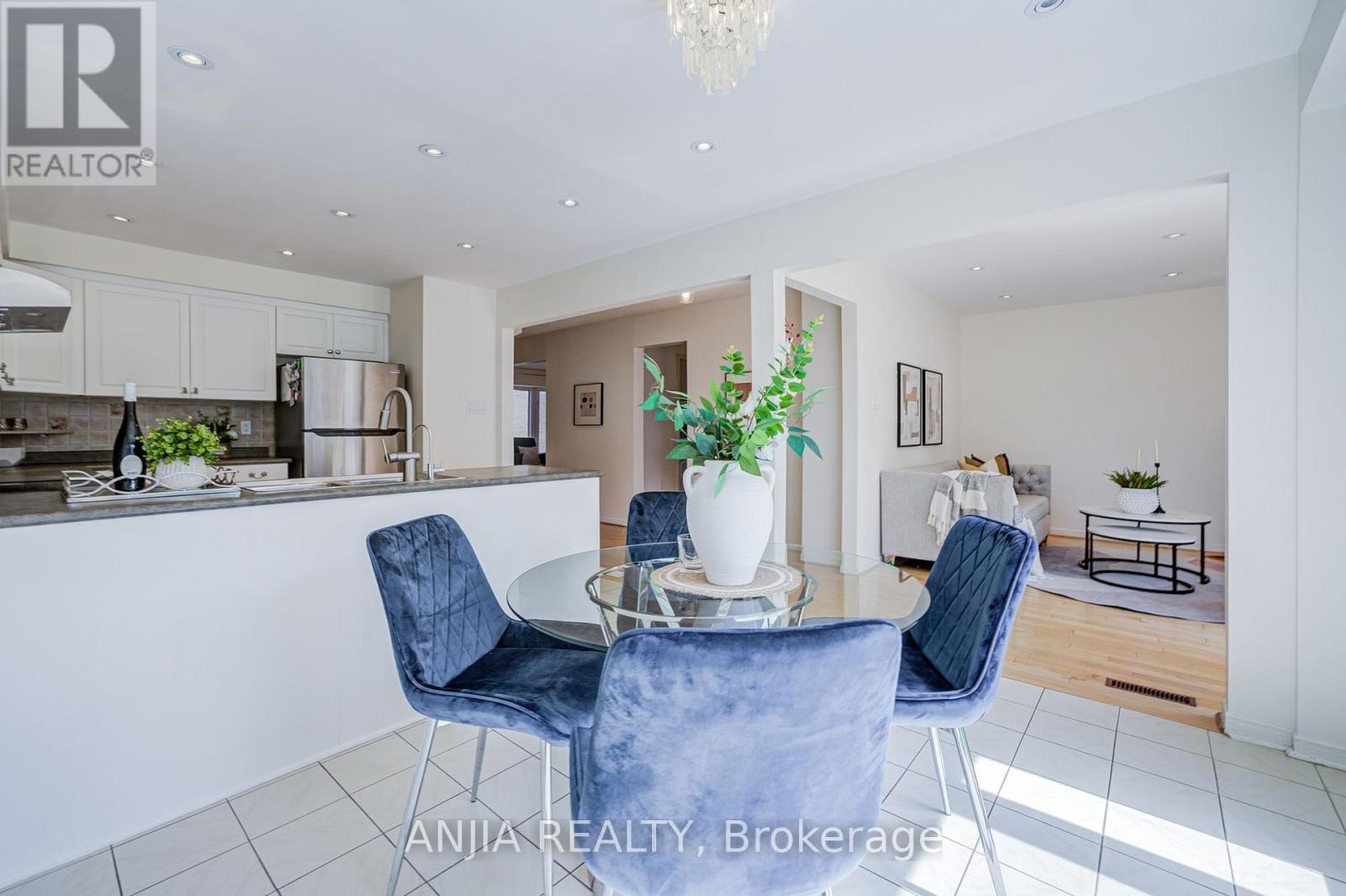 123 Chapel Park Square, Toronto, Ontario  M1V 2S3 - Photo 18 - E13699548