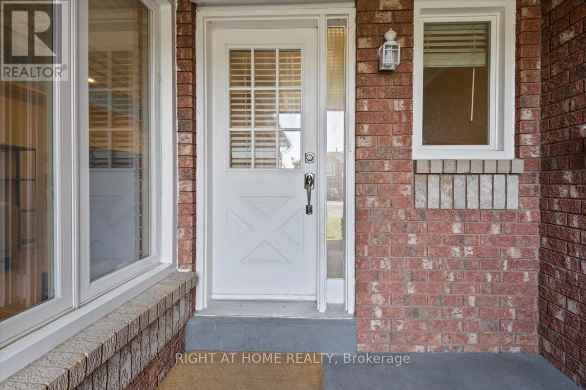 2252 Wildwood Crescent, Pickering, Ontario  L1X 2R7 - Photo 3 - E13699628