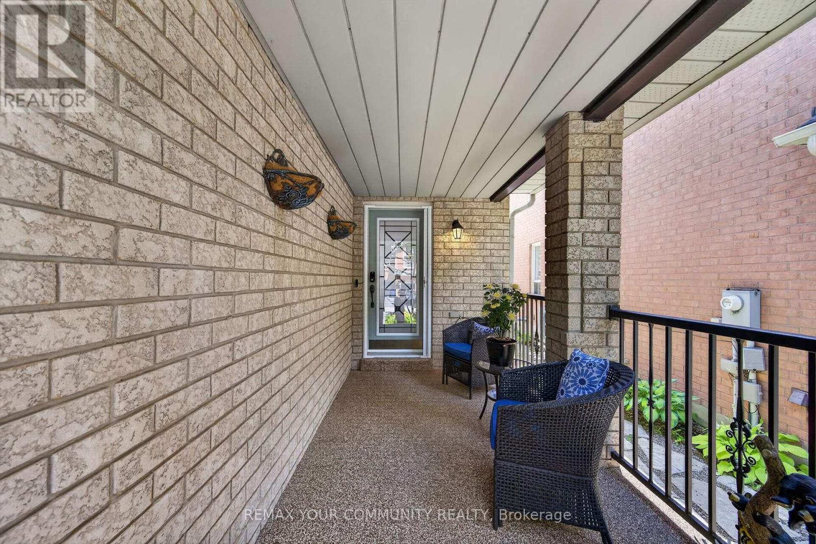 126 Woodroof Crescent, Aurora, Ontario  L4G 7H2 - Photo 3 - N13699478