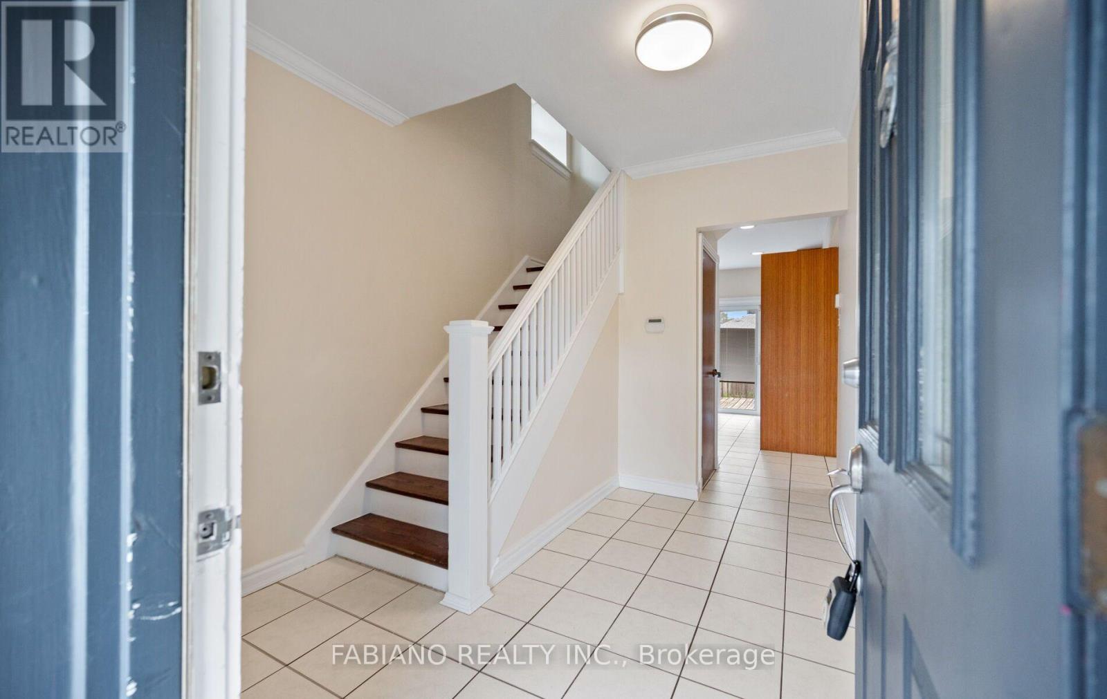 7872 Kipling Avenue, Vaughan, Ontario  L4L 1Z5 - Photo 4 - N13699634
