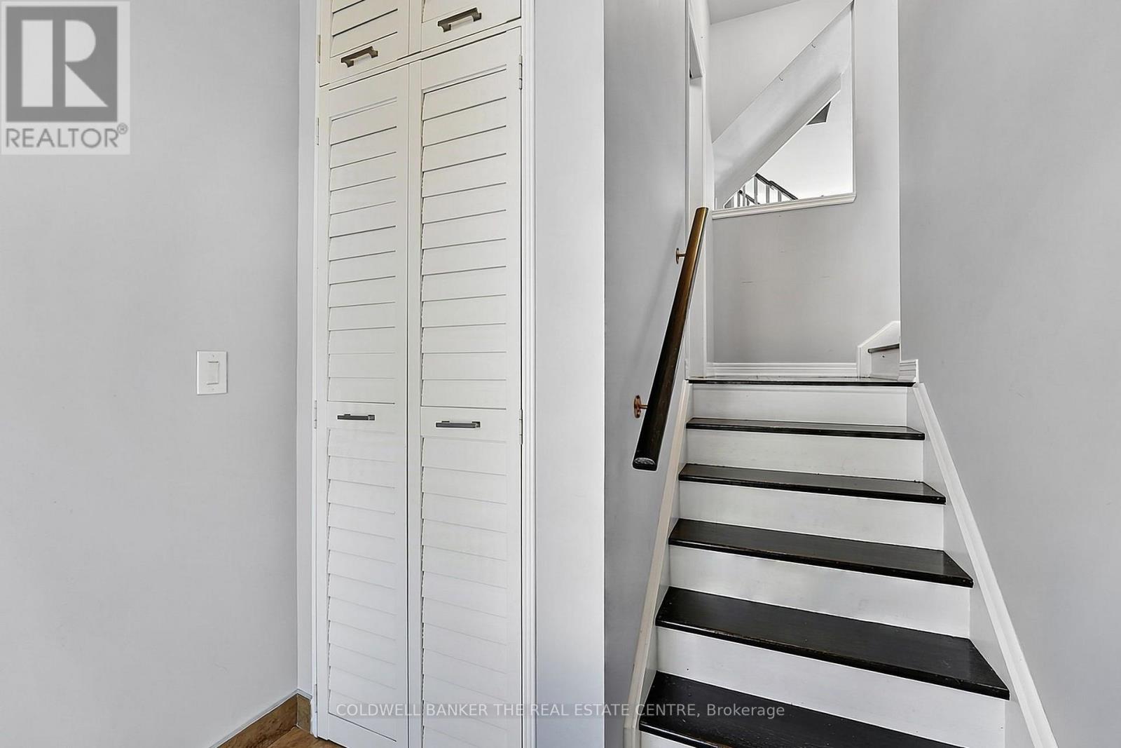370 Doak Lane, Newmarket, Ontario  L3Y 0A8 - Photo 2 - N13699684