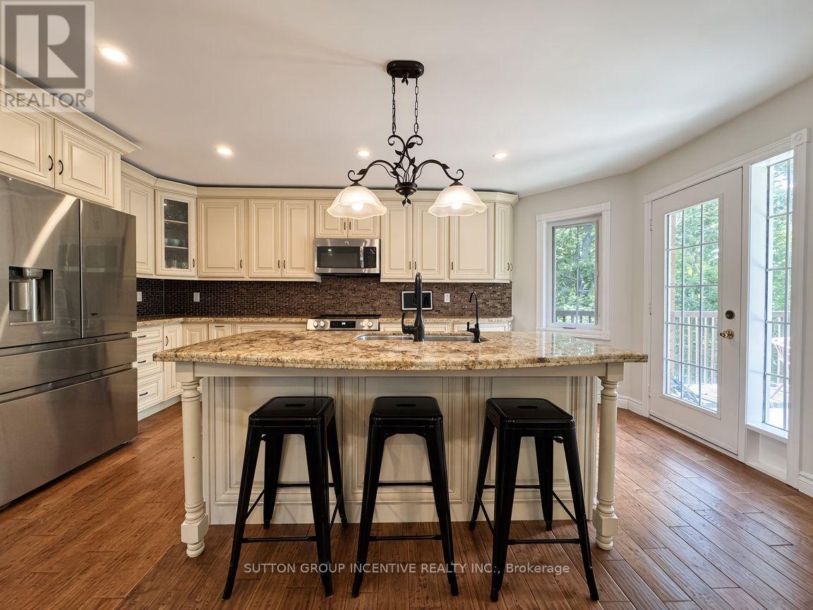 8 Alpine Way, Oro-Medonte, Ontario  L0L 2L0 - Photo 10 - S13699372