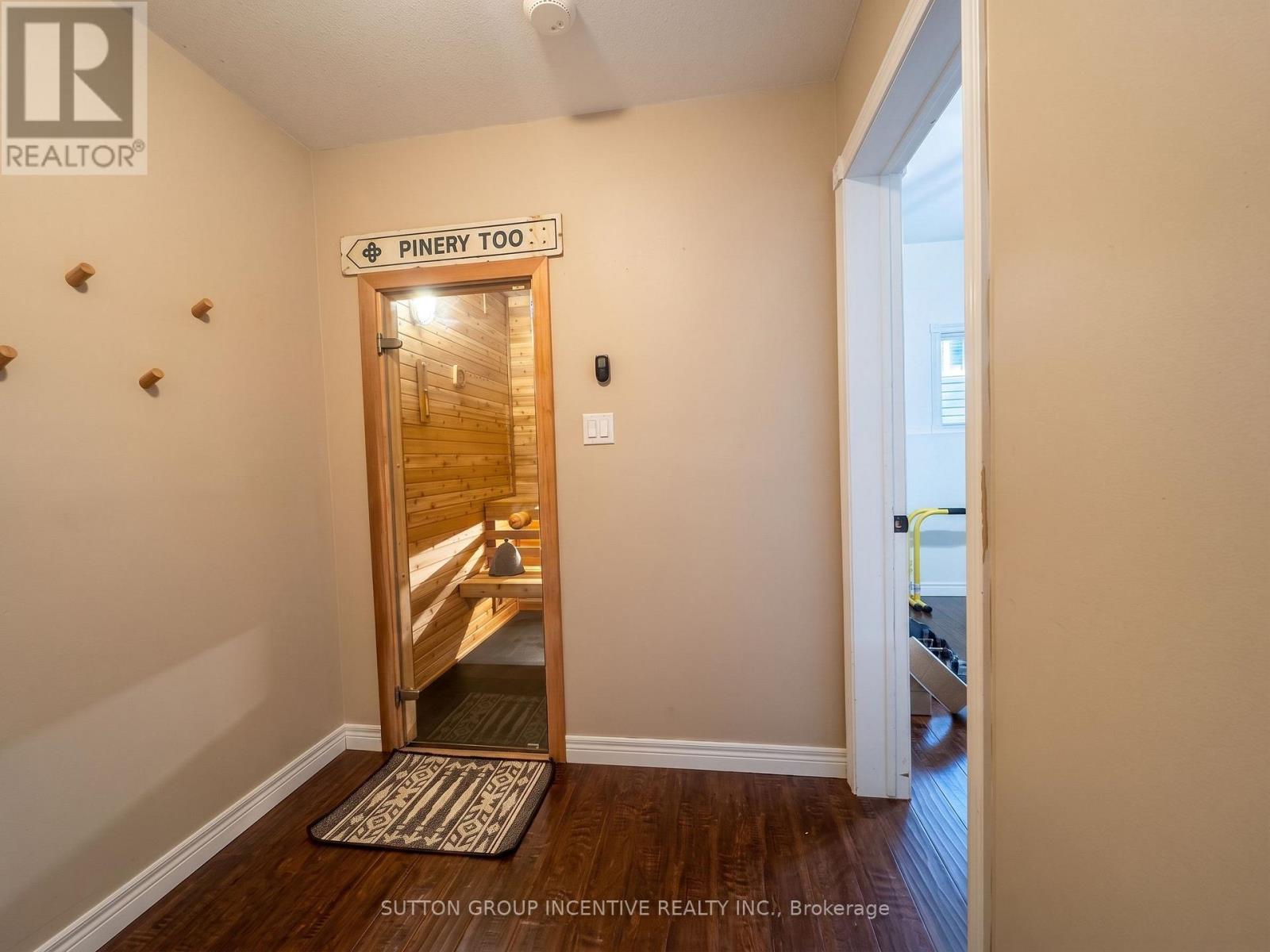 8 Alpine Way, Oro-Medonte, Ontario  L0L 2L0 - Photo 30 - S13699372
