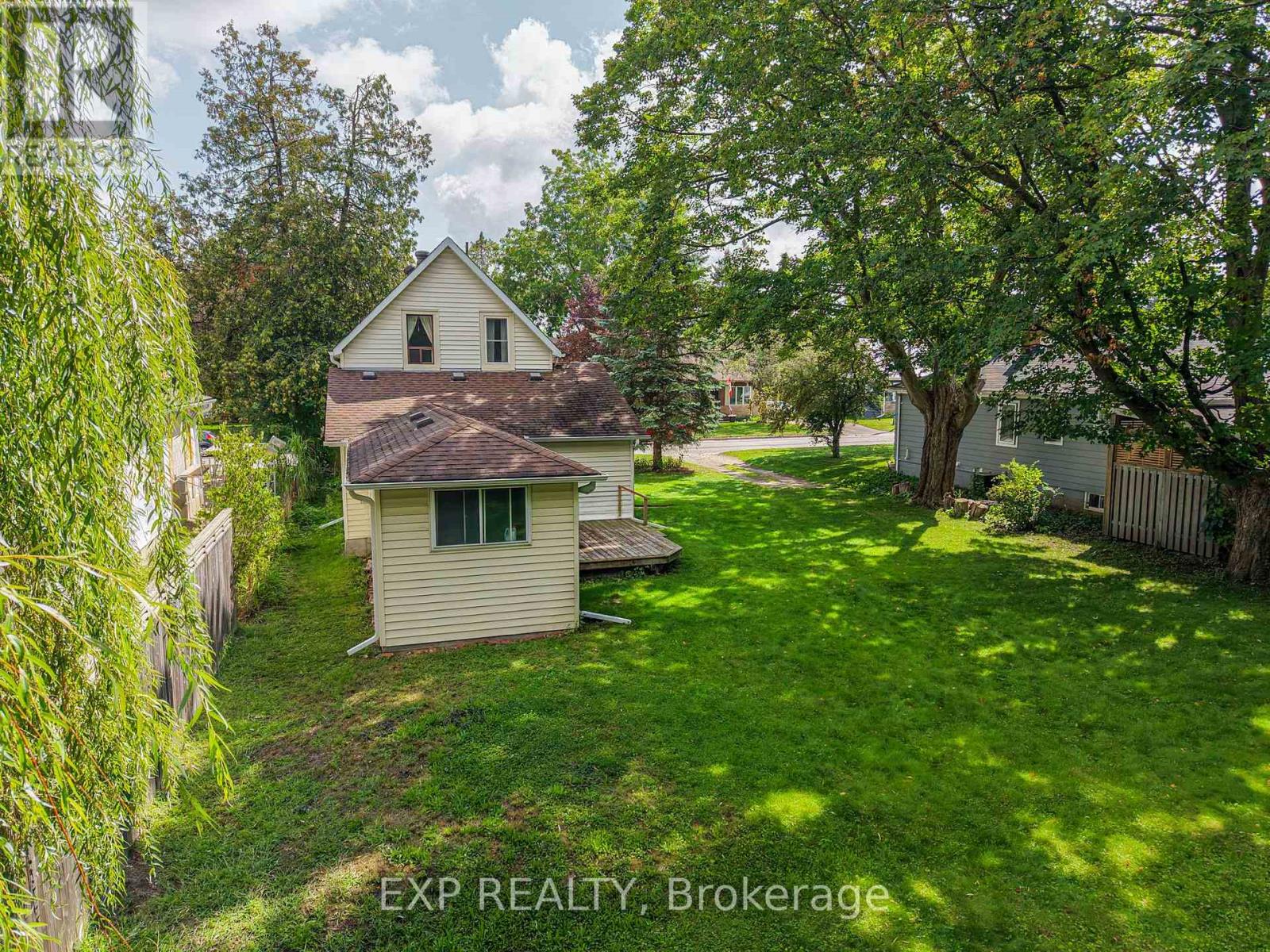 40 Marcus Street, Barrie, Ontario  L4N 3L8 - Photo 2 - S13699666