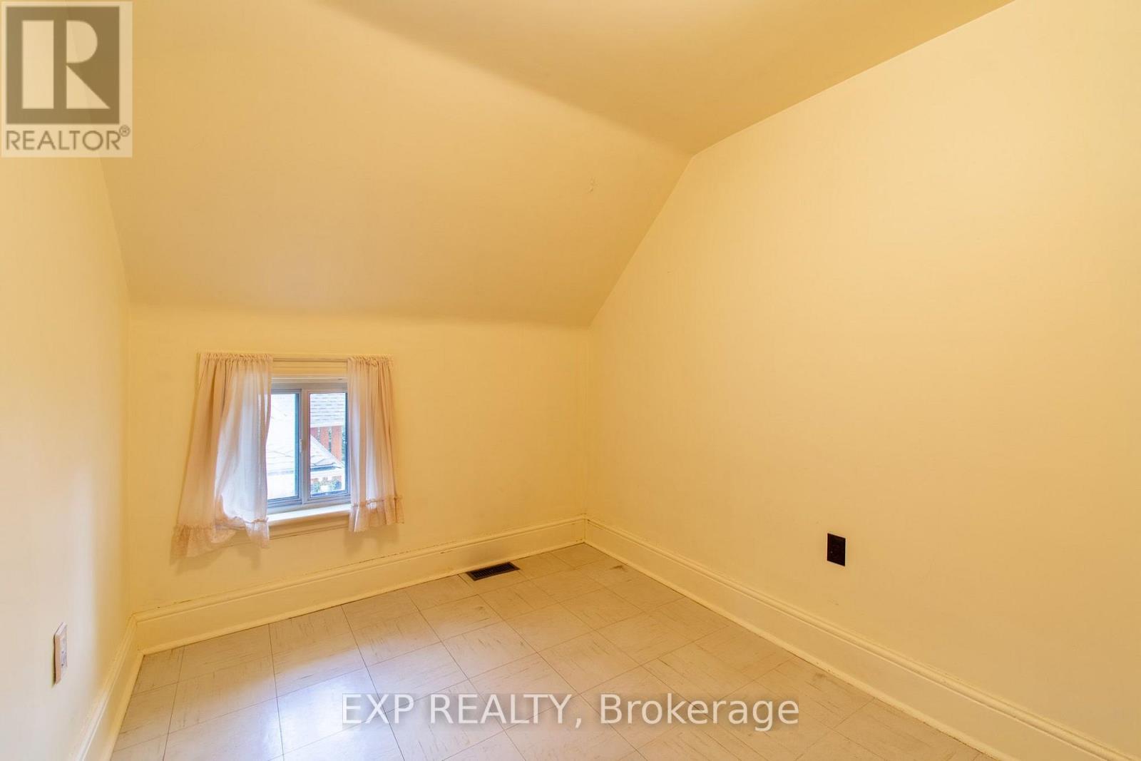 40 Marcus Street, Barrie, Ontario  L4N 3L8 - Photo 21 - S13699666