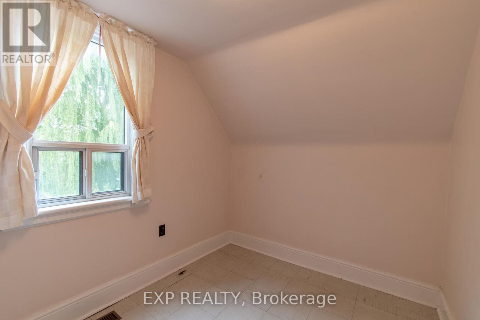 40 Marcus Street, Barrie, Ontario  L4N 3L8 - Photo 23 - S13699666