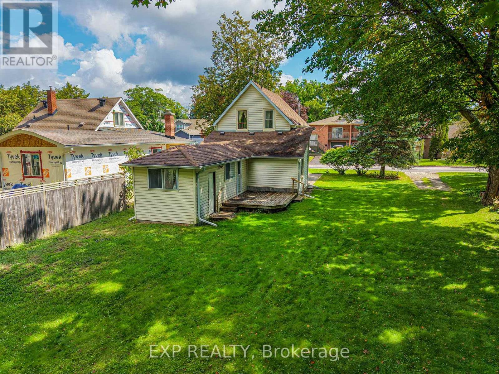 40 Marcus Street, Barrie, Ontario  L4N 3L8 - Photo 3 - S13699666