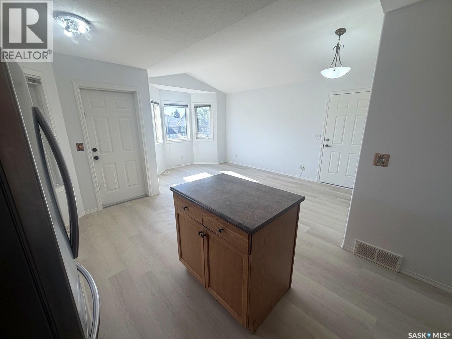 3287 Woodhams Drive, Regina, Saskatchewan  S4V 3A2 - Photo 7 - SK046276