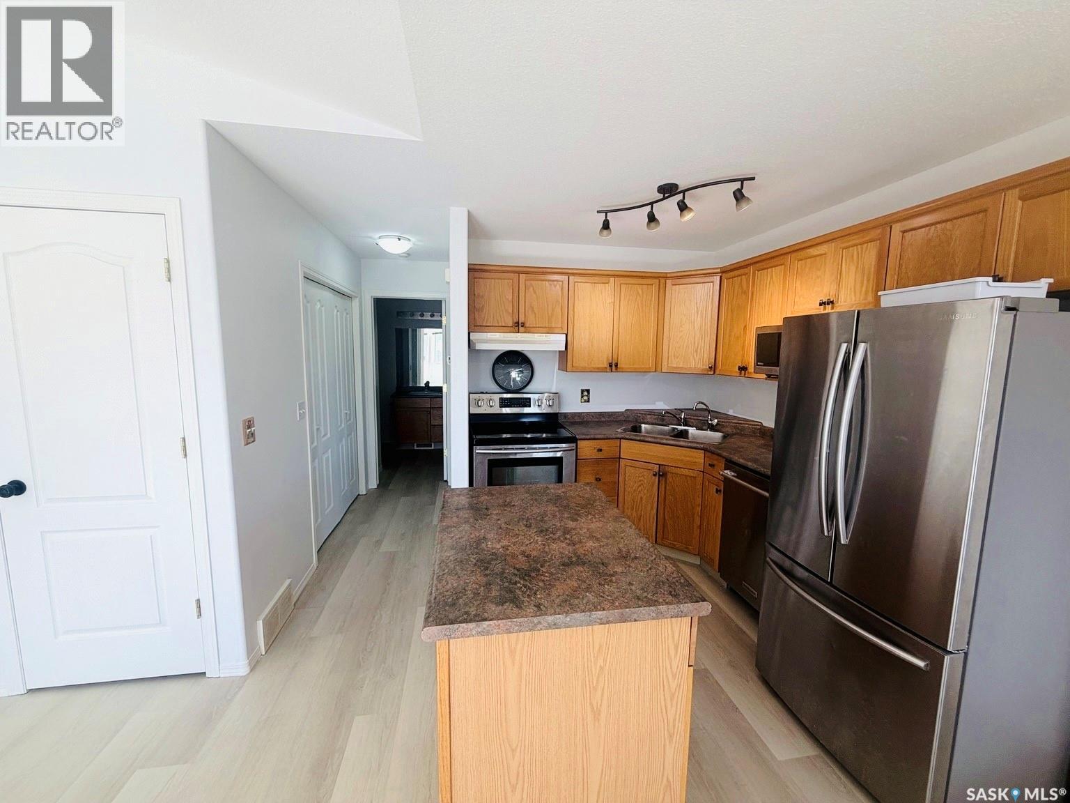 3287 Woodhams Drive, Regina, Saskatchewan  S4V 3A2 - Photo 8 - SK046276
