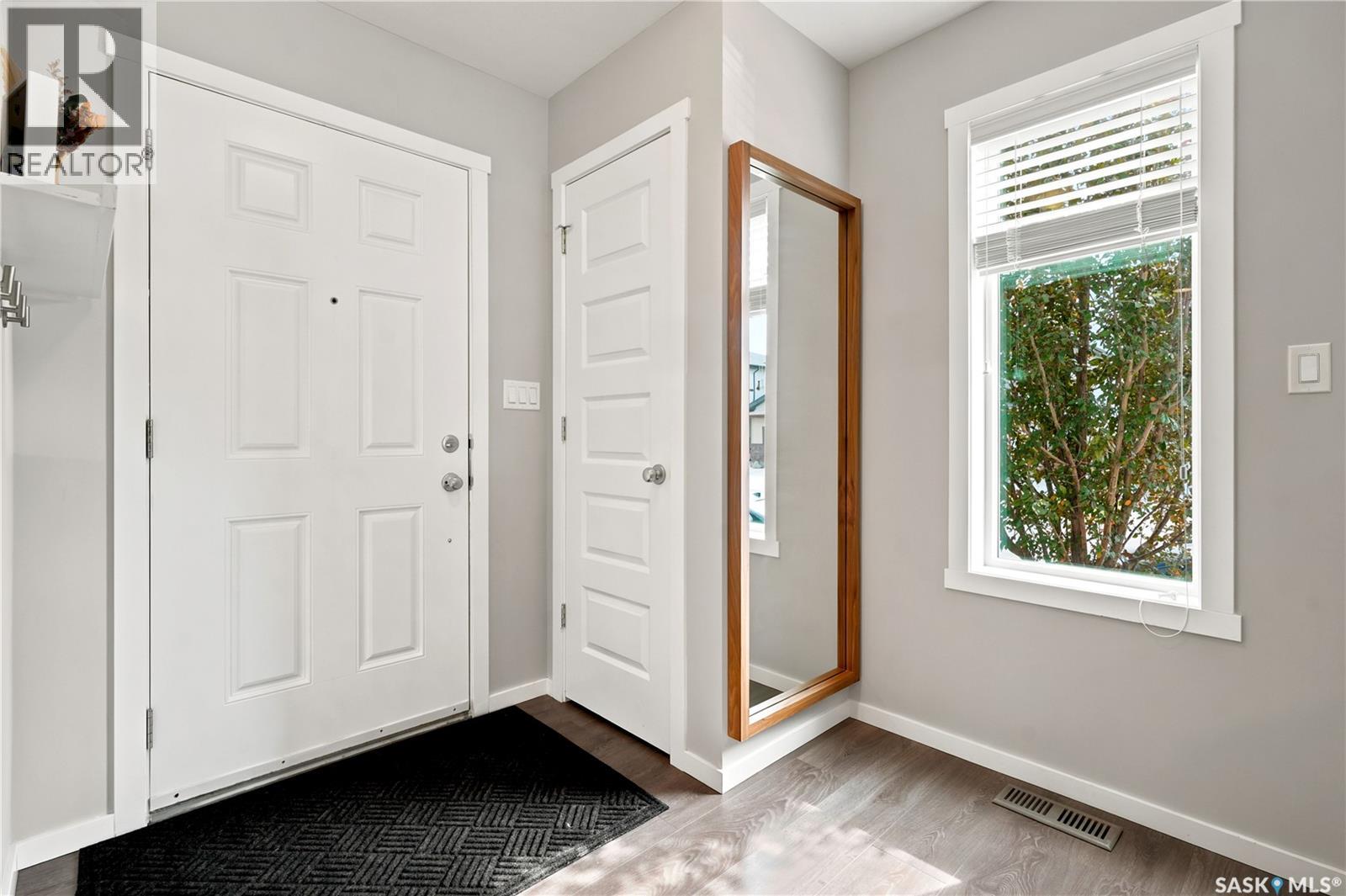5485 Cade Street E, Regina, Saskatchewan  S4V 3N9 - Photo 2 - SK046122