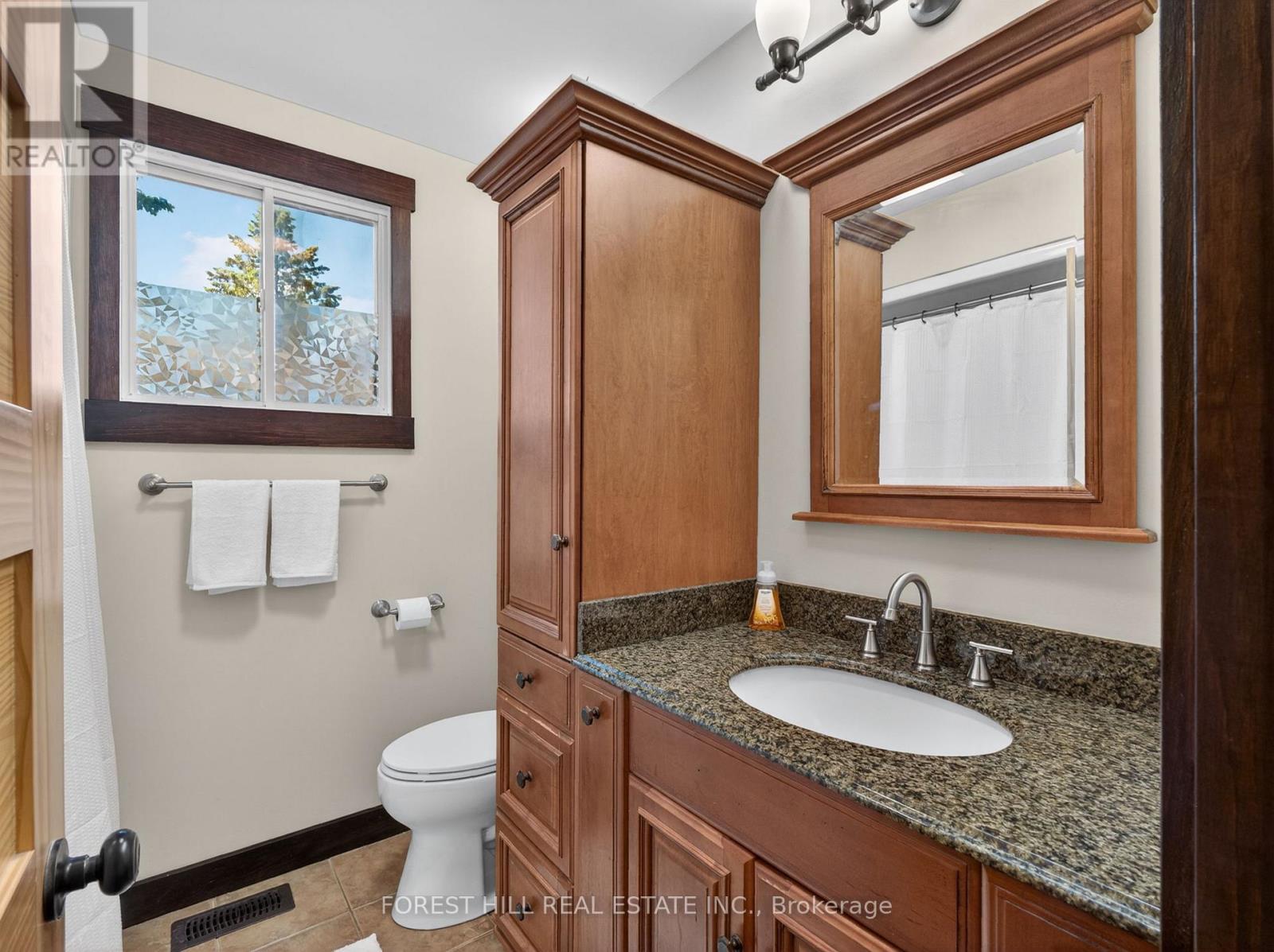 35 Townsend Avenue, Bradford West Gwillimbury, Ontario  L3Z 1X9 - Photo 11 - N13215852