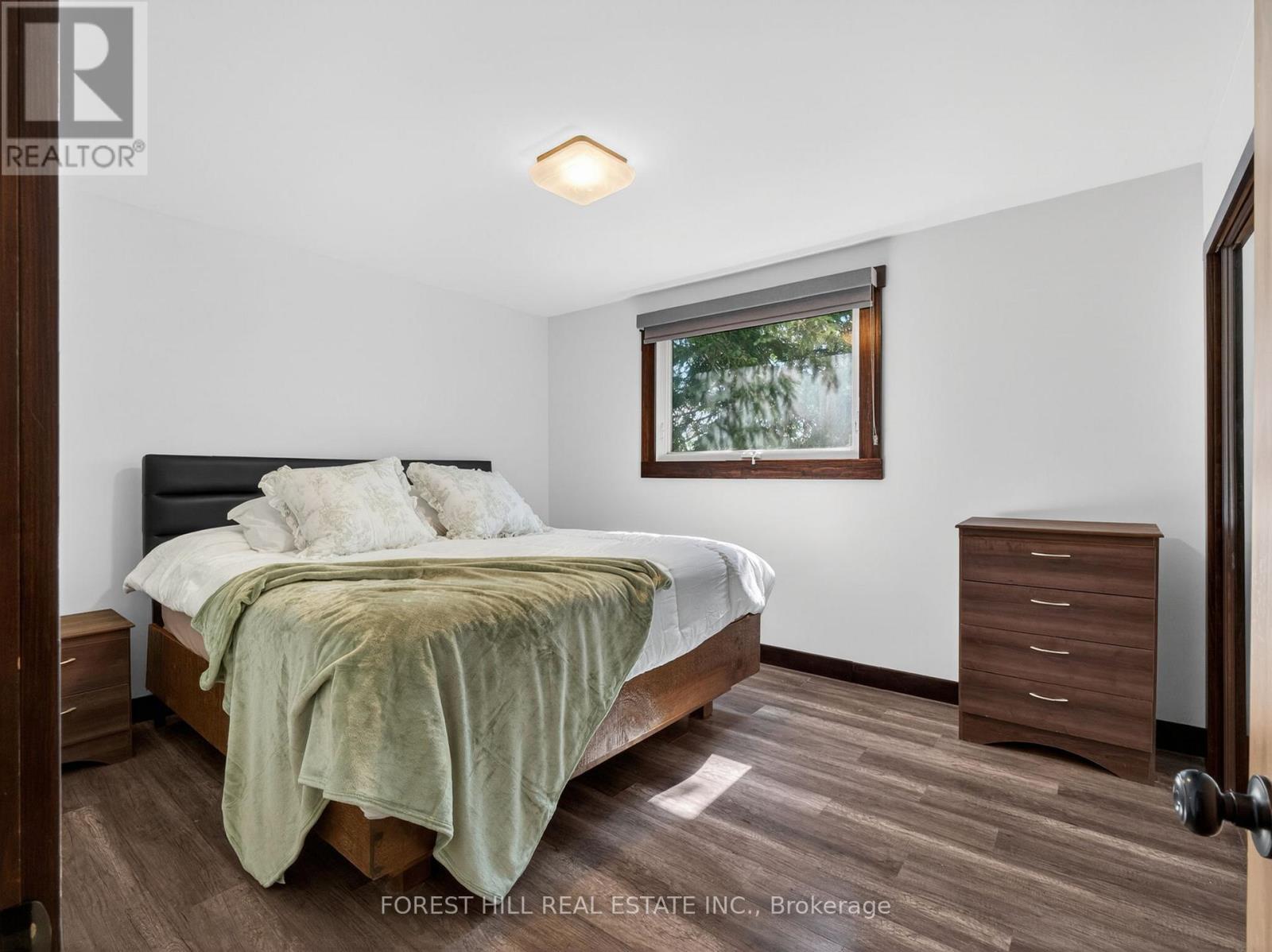 35 Townsend Avenue, Bradford West Gwillimbury, Ontario  L3Z 1X9 - Photo 8 - N13215852