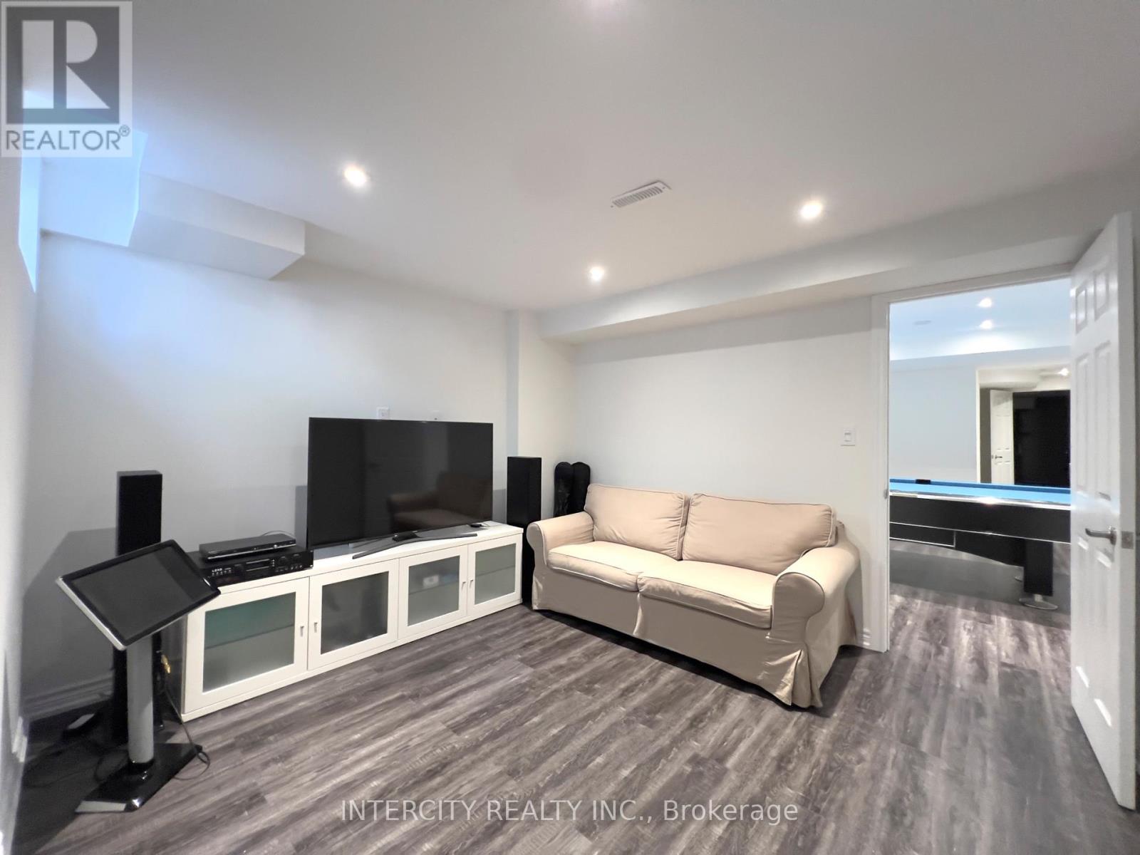 45 Lady Loretta Lane, Vaughan, Ontario L6A 4E9 - Photo 12 - N13690708