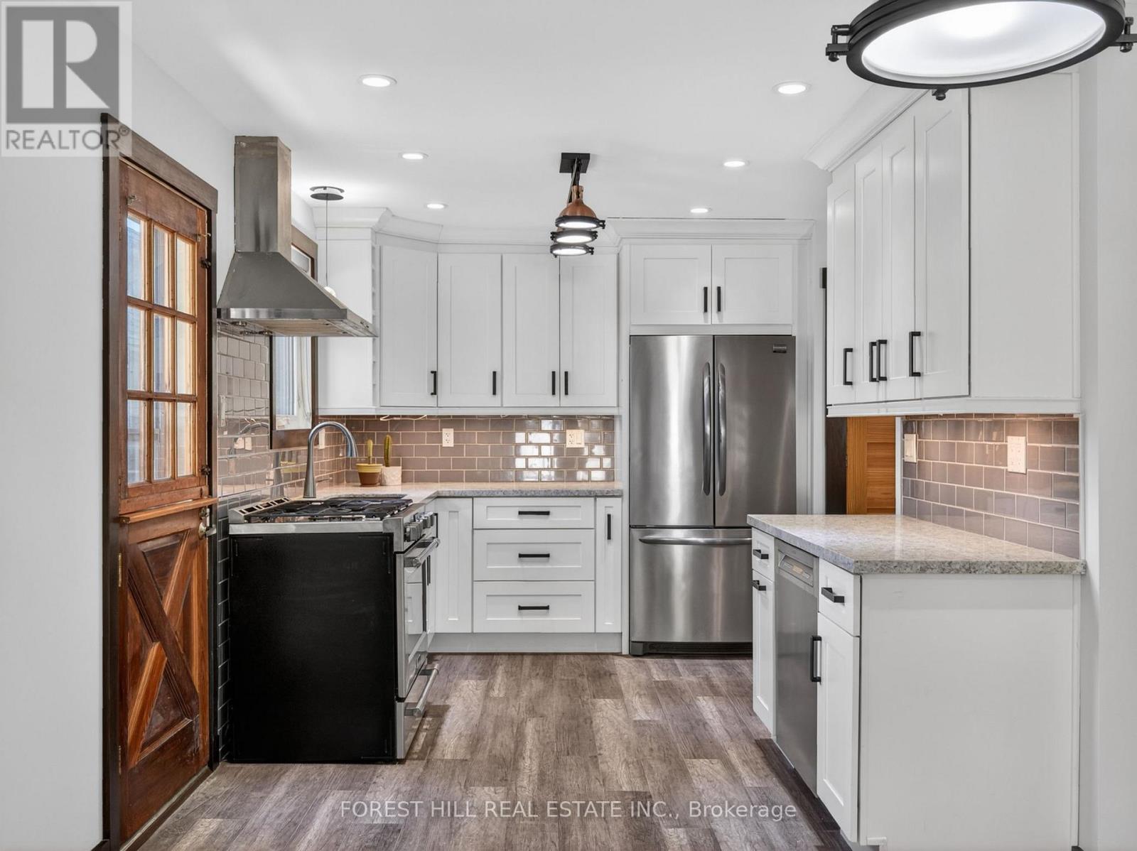 35 Townsend Avenue, Bradford West Gwillimbury, Ontario  L3Z 1X9 - Photo 4 - N13215852