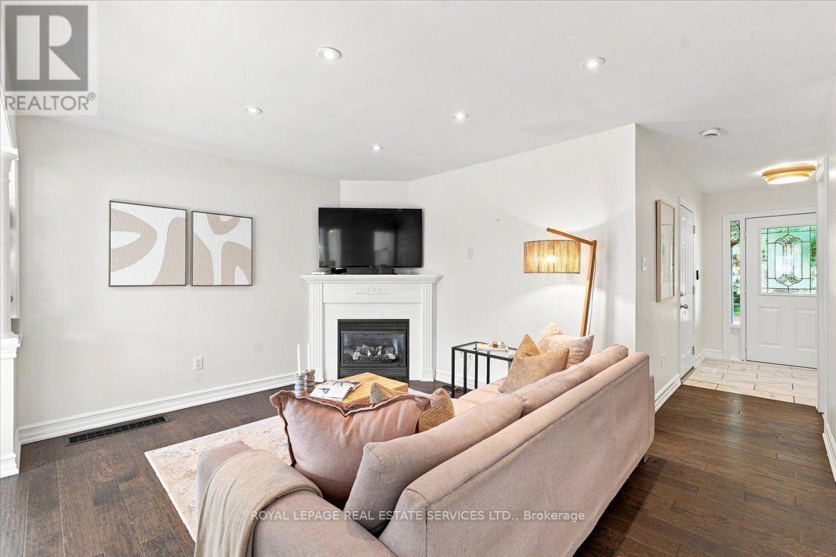 3 - 2970 Berwick Drive, Burlington, Ontario  L7M 4W3 - Photo 3 - W13699044