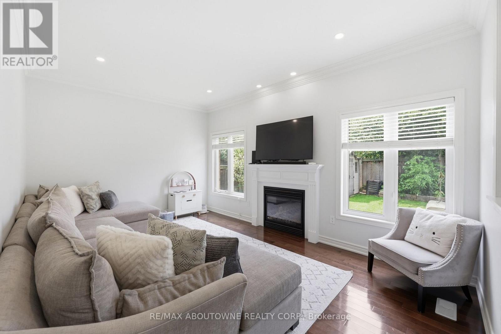 738 Fourth Line, Milton, Ontario  L9T 7E4 - Photo 10 - W13699370
