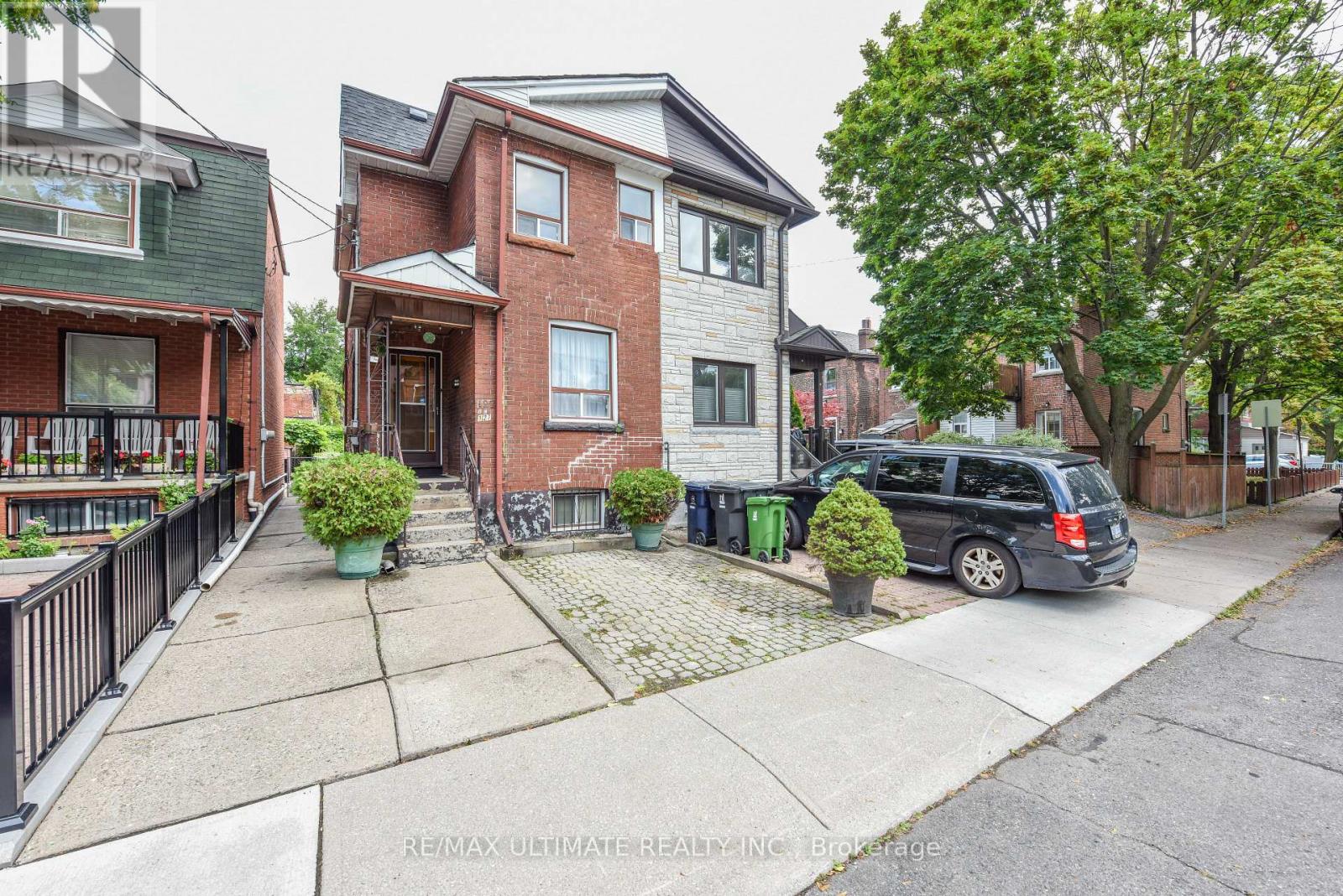 127 SALEM AVENUE, Toronto, Ontario