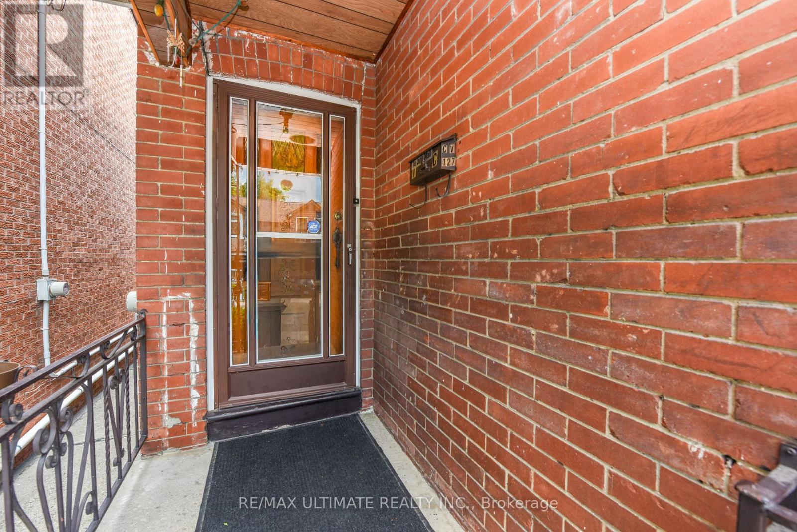 127 Salem Avenue, Toronto, Ontario  M6H 3C4 - Photo 3 - W13699394