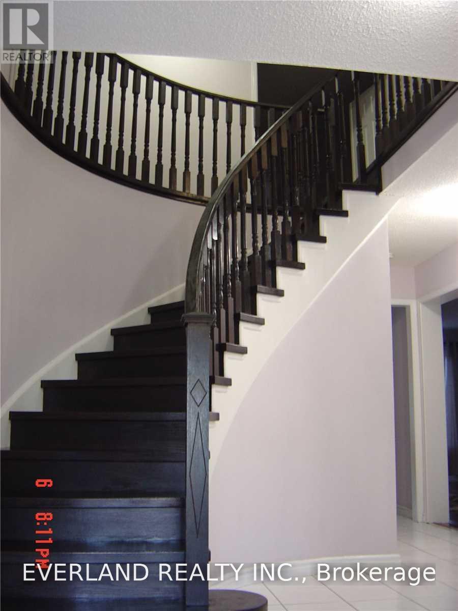 ( Main And Second Floor) - 4101 Loyalist Drive, Mississauga, Ontario  L5L 3Z1 - Photo 10 - W13699404