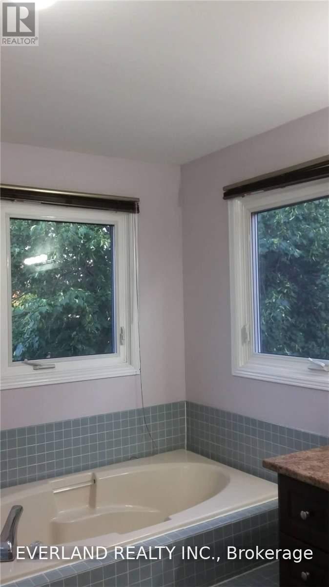 ( Main And Second Floor) - 4101 Loyalist Drive, Mississauga, Ontario  L5L 3Z1 - Photo 12 - W13699404
