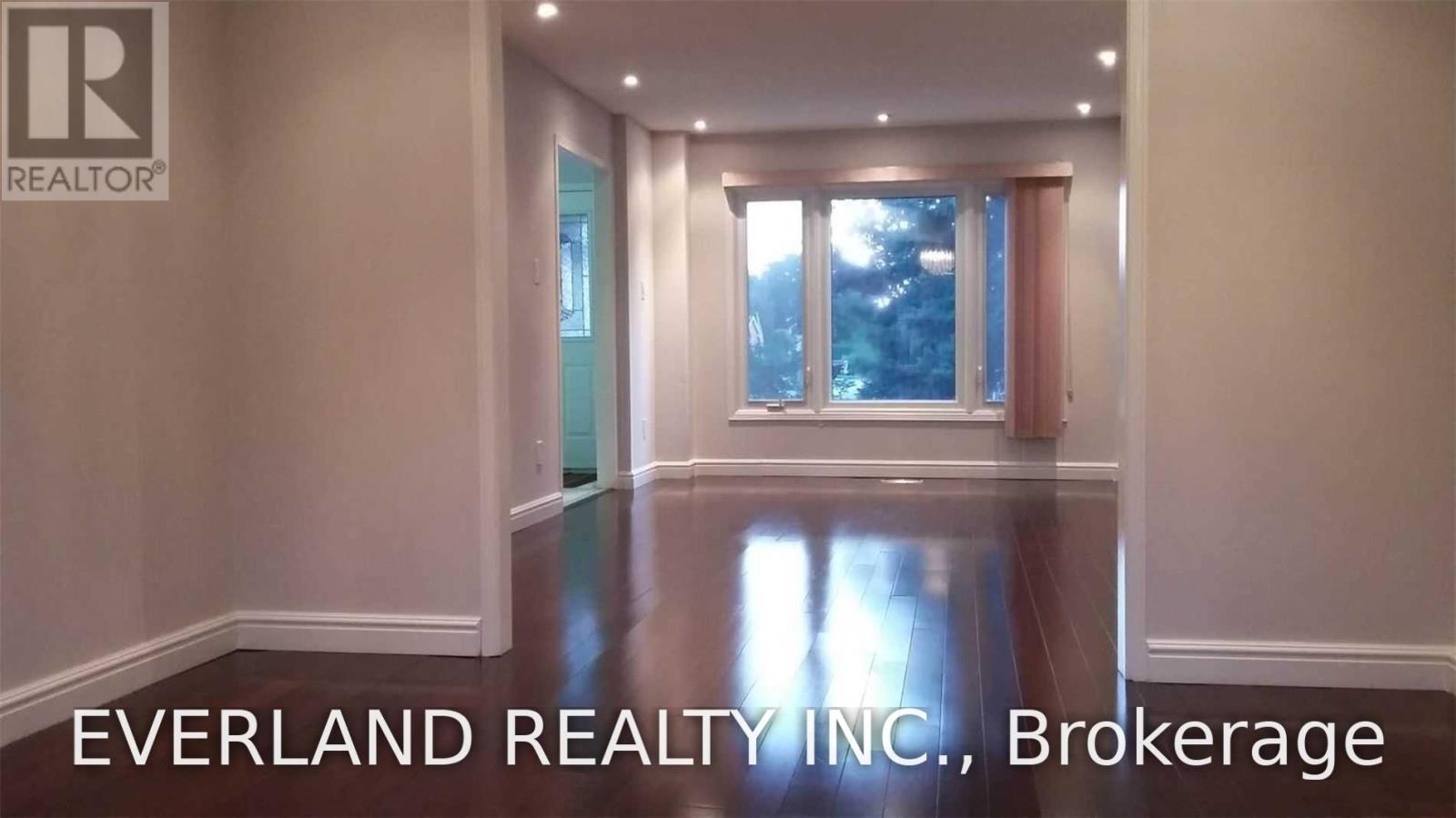 ( Main And Second Floor) - 4101 Loyalist Drive, Mississauga, Ontario  L5L 3Z1 - Photo 2 - W13699404