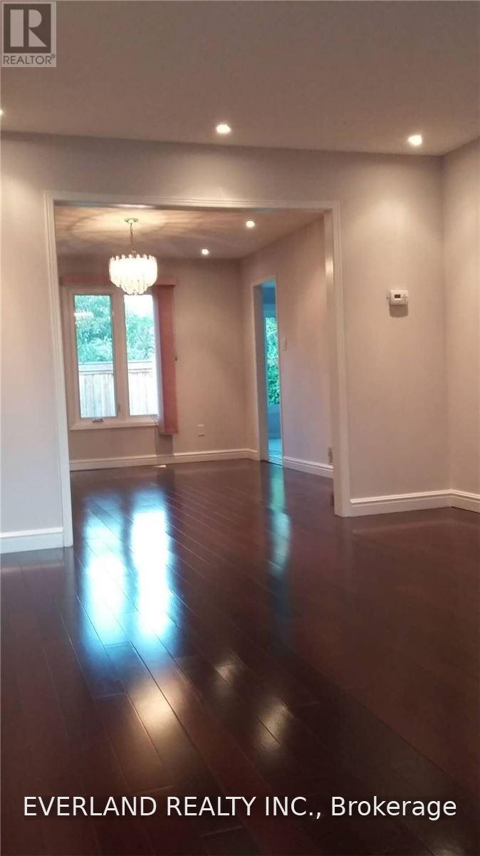 ( Main And Second Floor) - 4101 Loyalist Drive, Mississauga, Ontario  L5L 3Z1 - Photo 4 - W13699404