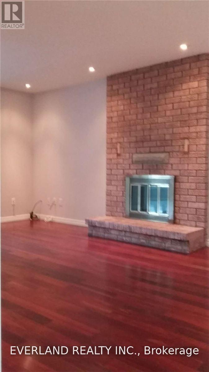 ( Main And Second Floor) - 4101 Loyalist Drive, Mississauga, Ontario  L5L 3Z1 - Photo 5 - W13699404