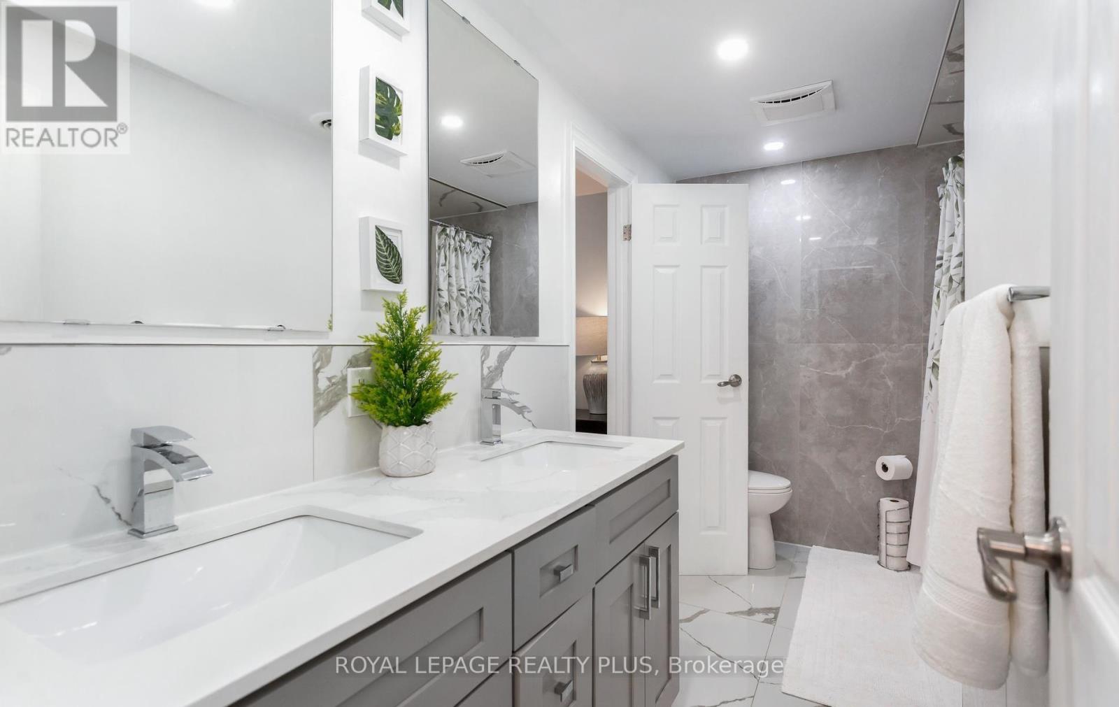 26 - 2380 Bromsgrove Road, Mississauga, Ontario  L5J 4E6 - Photo 23 - W13699492