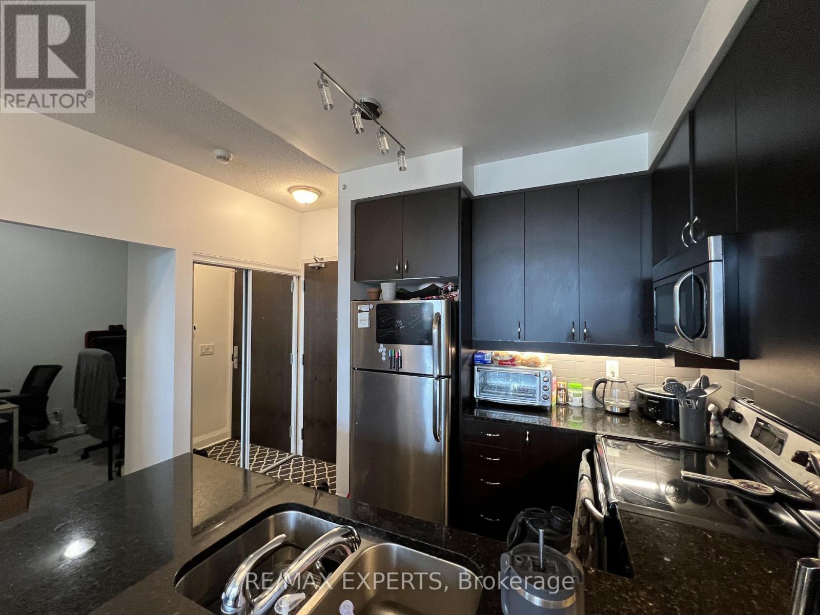 215 - 1185 The Queensway, Toronto, Ontario M8Z 0C6 - Photo 4 - W13699584