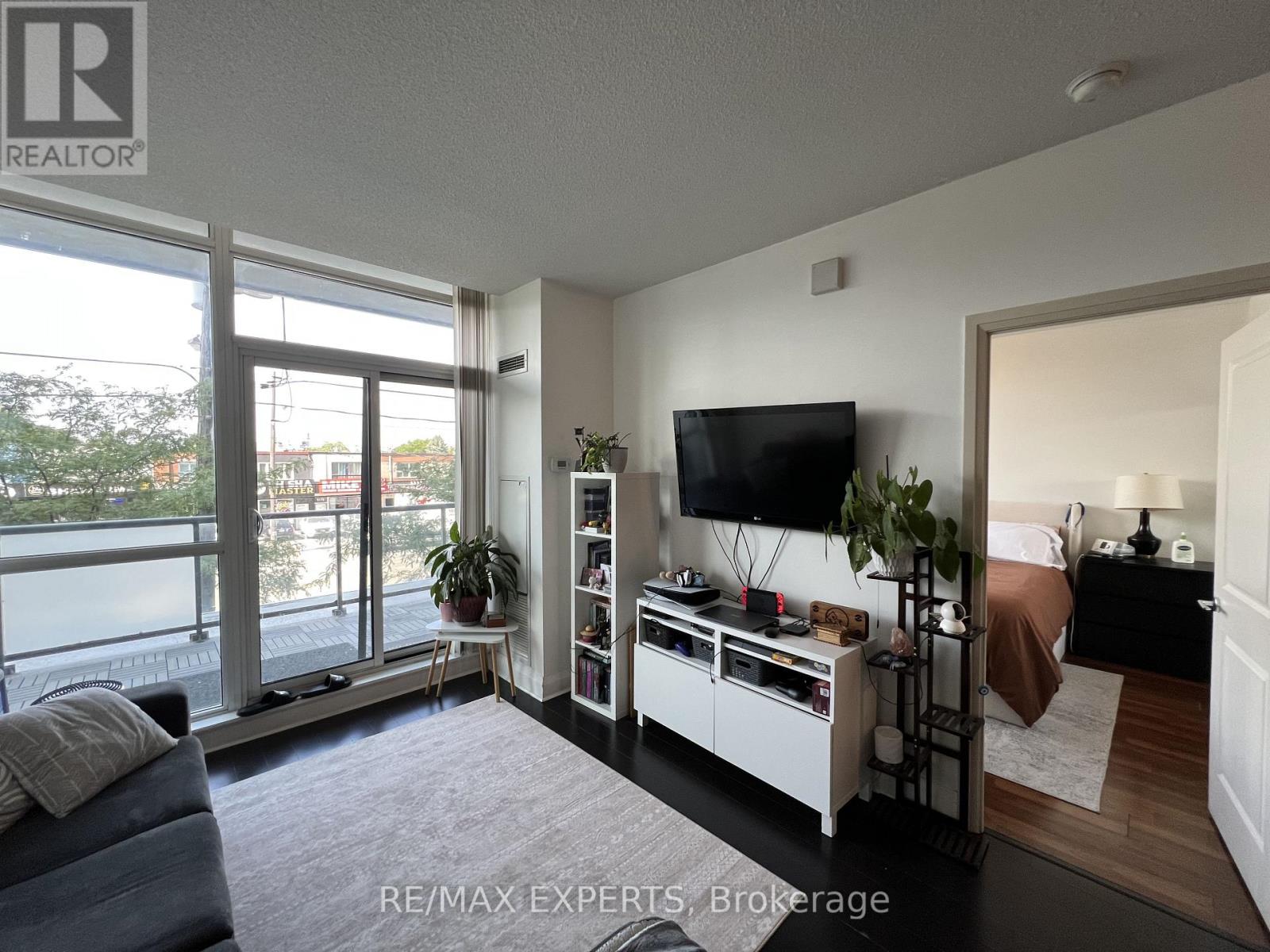 215 - 1185 The Queensway, Toronto, Ontario M8Z 0C6 - Photo 9 - W13699584