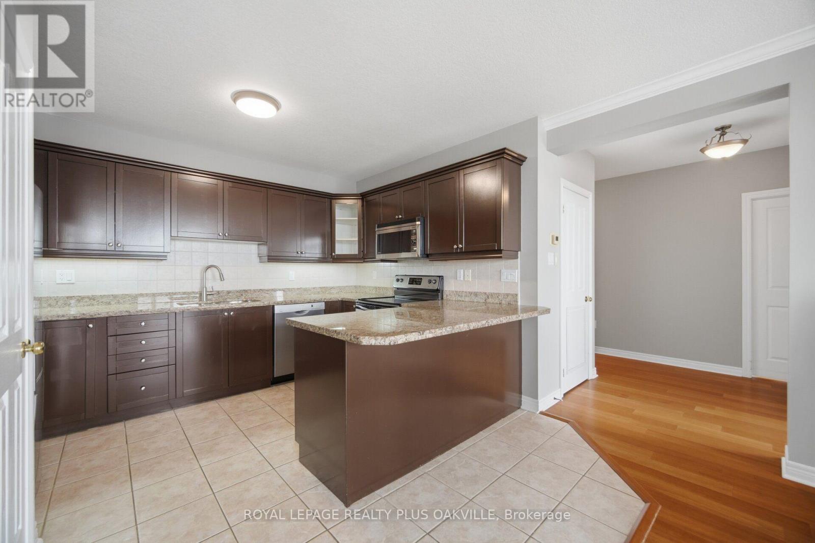 601 - 1998 Ironstone Drive, Burlington, Ontario  L7L 7P7 - Photo 15 - W13699616