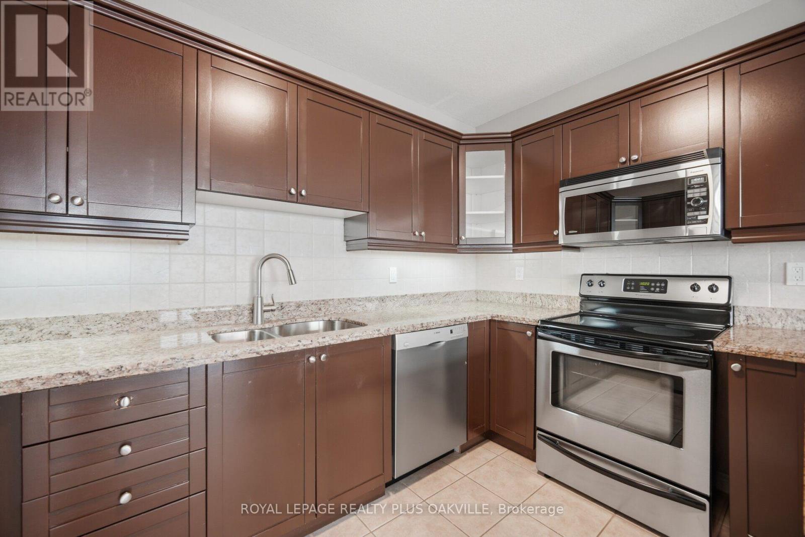 601 - 1998 Ironstone Drive, Burlington, Ontario  L7L 7P7 - Photo 16 - W13699616