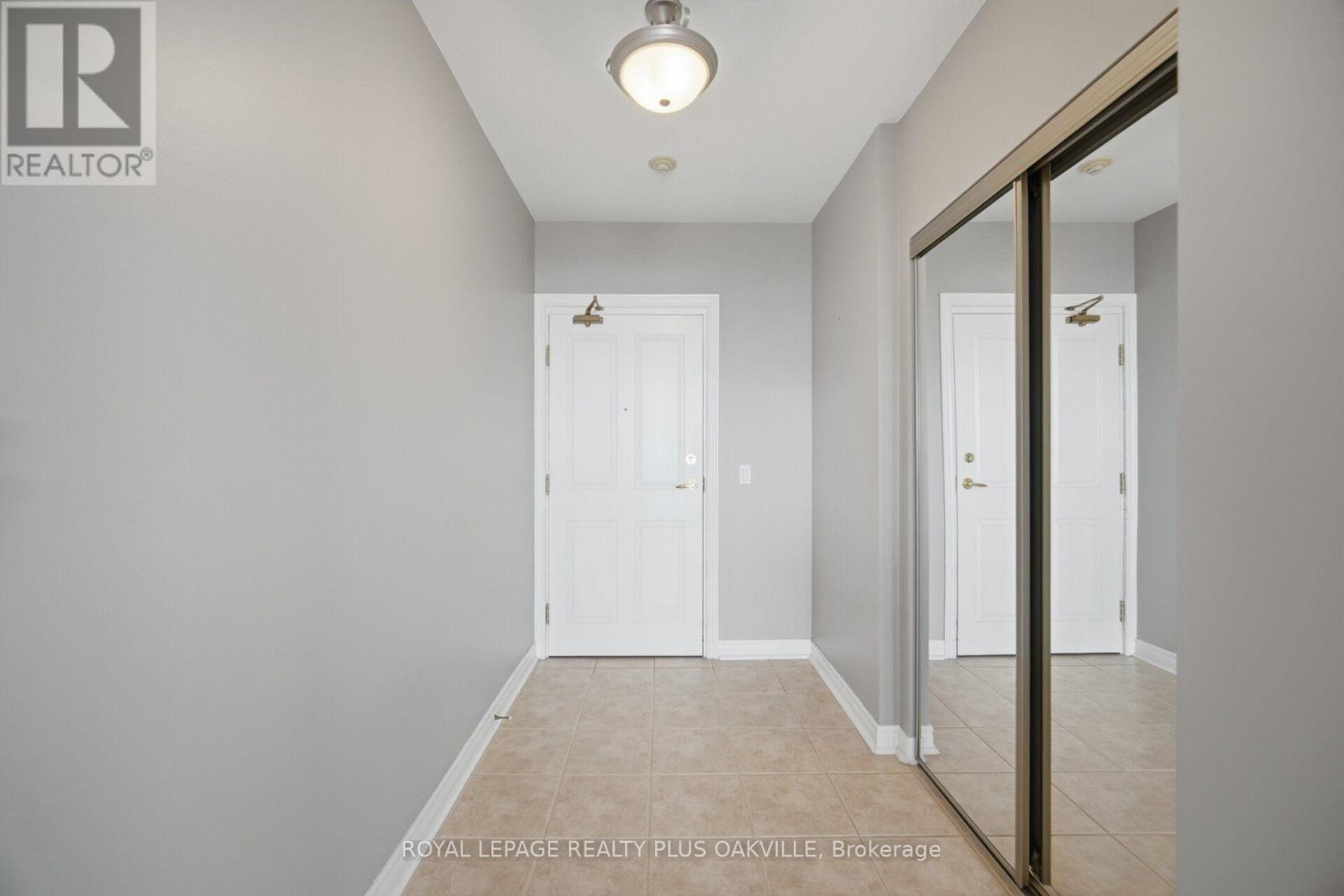 601 - 1998 Ironstone Drive, Burlington, Ontario  L7L 7P7 - Photo 6 - W13699616