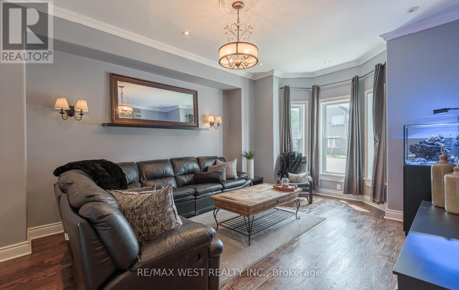 37 Main Street N, Halton Hills, Ontario  L7J 1V5 - Photo 10 - W13699644
