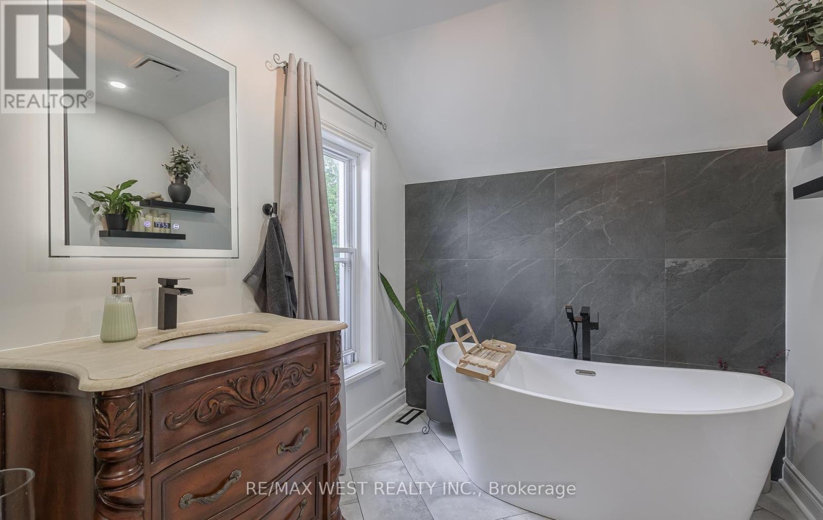 37 Main Street N, Halton Hills, Ontario  L7J 1V5 - Photo 30 - W13699644