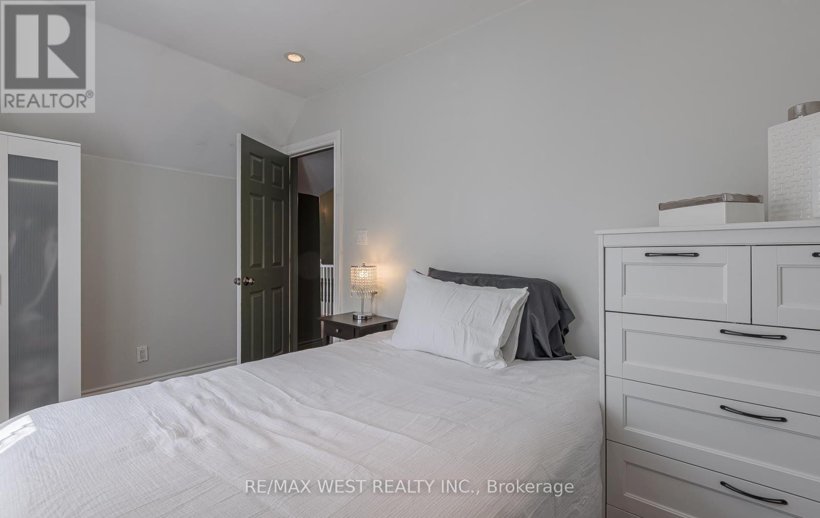 37 Main Street N, Halton Hills, Ontario  L7J 1V5 - Photo 33 - W13699644