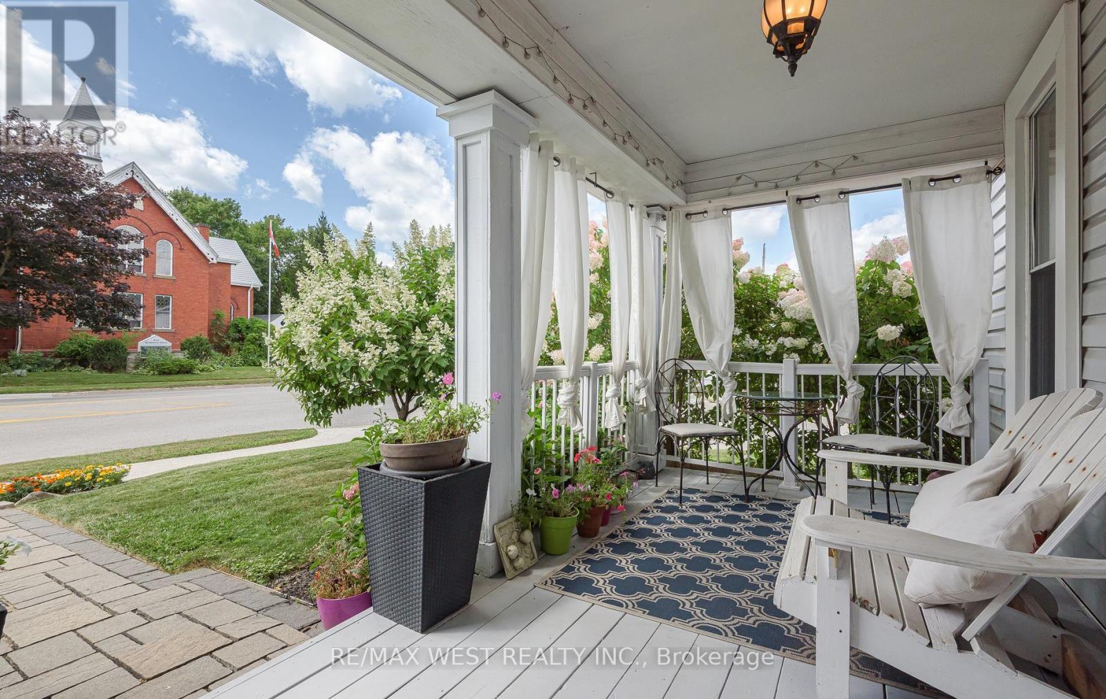 37 Main Street N, Halton Hills, Ontario  L7J 1V5 - Photo 5 - W13699644