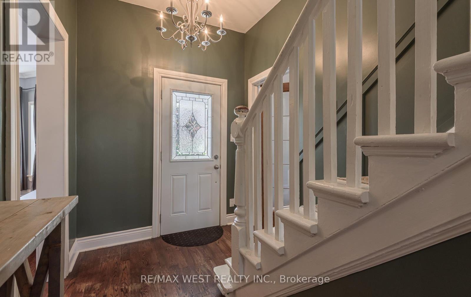 37 Main Street N, Halton Hills, Ontario  L7J 1V5 - Photo 7 - W13699644