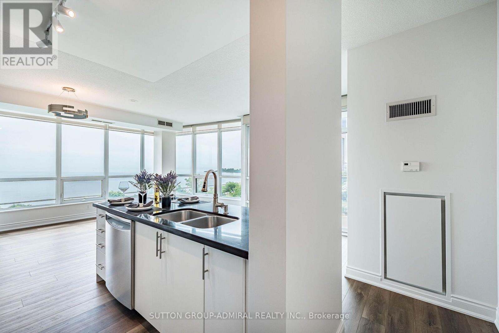 803 - 1900 Lake Shore Boulevard W, Toronto, Ontario  M6S 1A4 - Photo 7 - W13699650