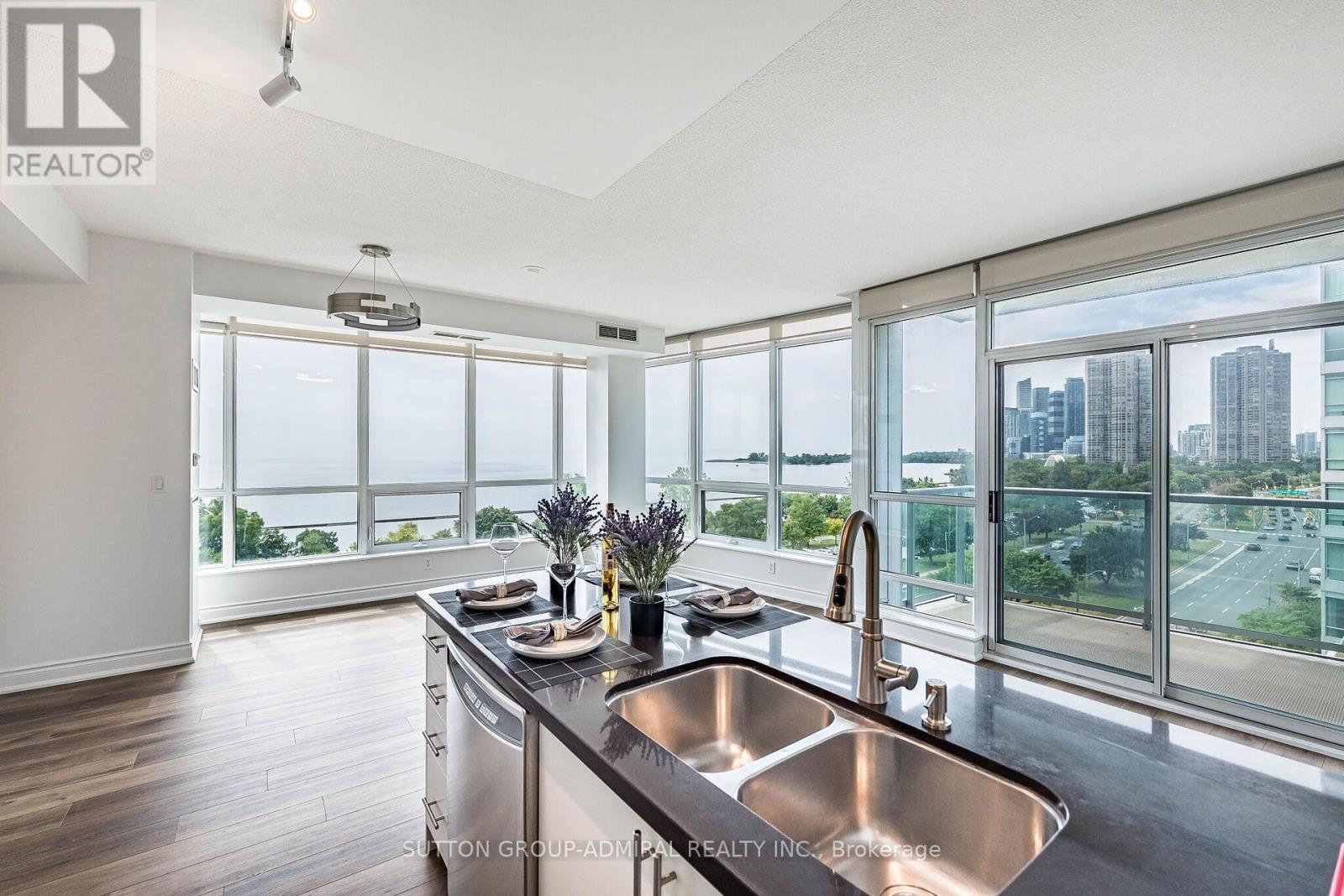 803 - 1900 Lake Shore Boulevard W, Toronto, Ontario  M6S 1A4 - Photo 8 - W13699650